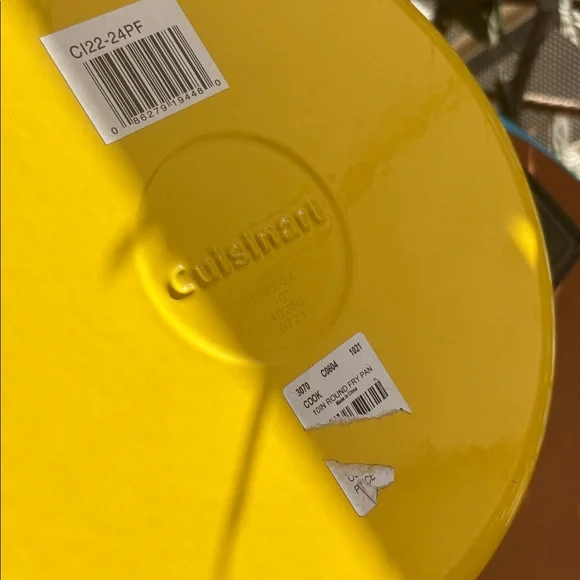 Cuisinart Chef’s Classic Enameled Cast Iron Cookware 10” Skillet in Lemon Yellow - Picture 7 of 7